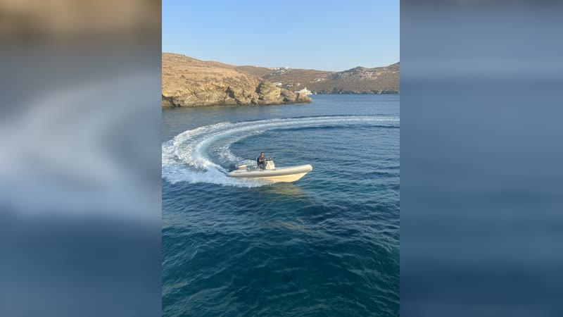 Diverib 550 underway with its wake in the Saronic