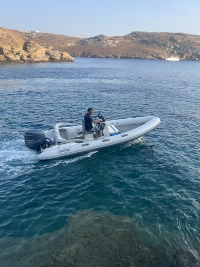 ΠΛΩΙΣΤΟΣ — Diverib 550, 6m agile support RIB underway